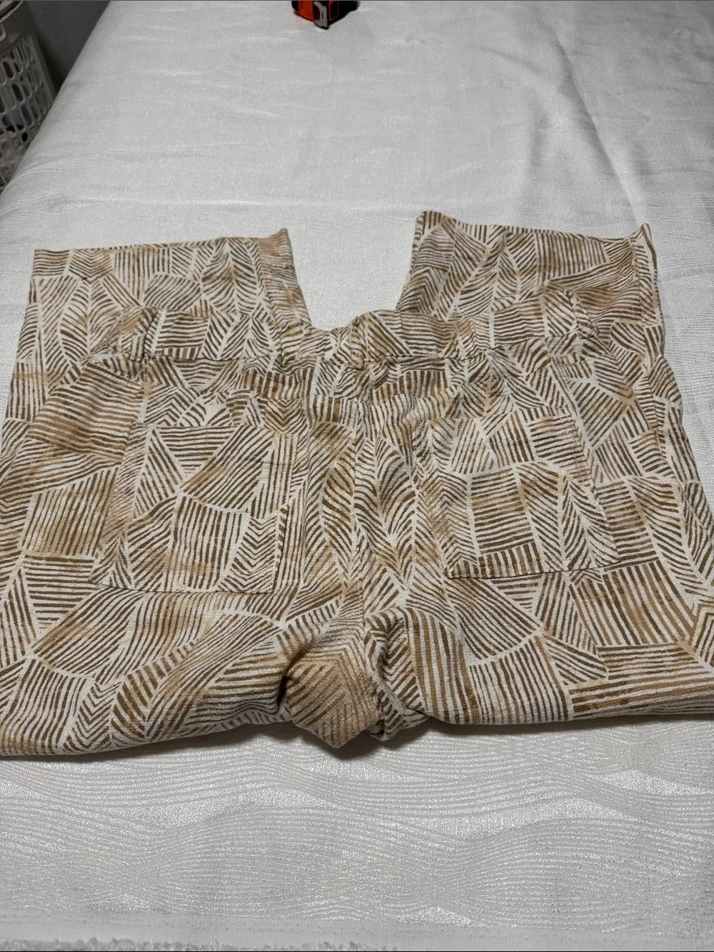 Chico's Neutral Geo-Print Cropped High-Rise Pants size 14